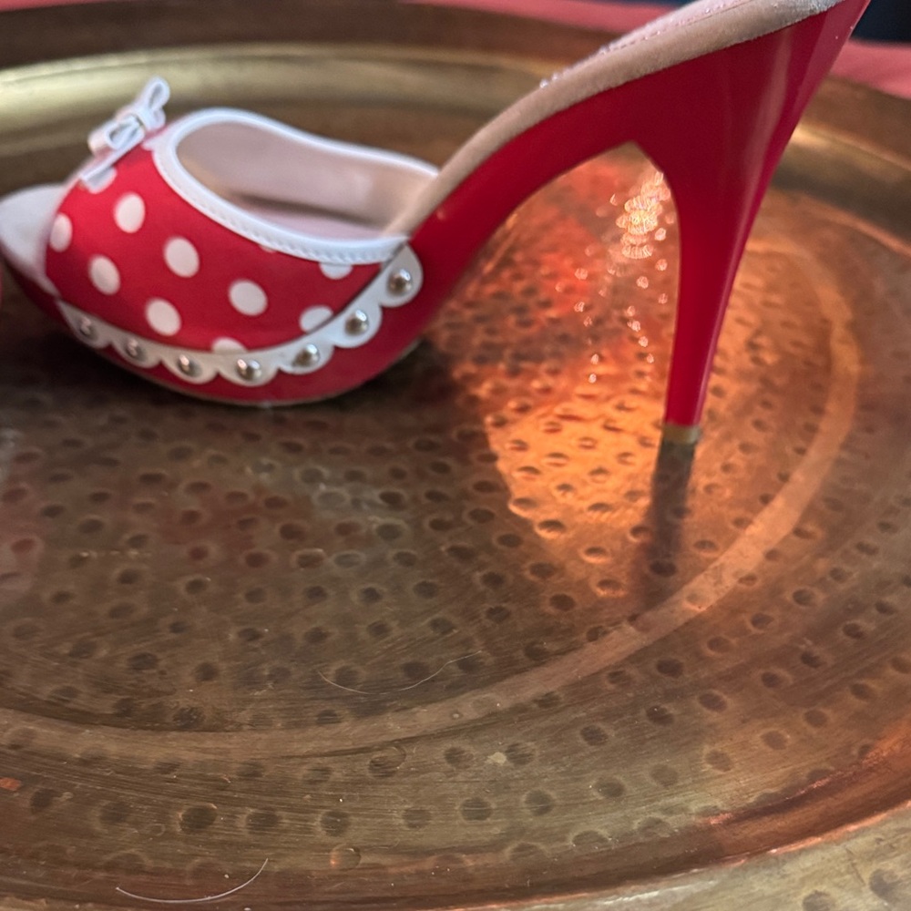 Crown Vintage Betty Boop Red Polka Dot Heels with Bow - Picture 5 of 6